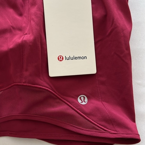 (NWT) Lululemon Hotty Hot Low-Rise Lined Short 4" - Picture 17 of 17